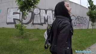 Public Agent Alessa Savage Gets Creampied Outdoors