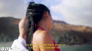 Vixen Latina Sugar Baby Satisfies Her Daddy On Vacation
