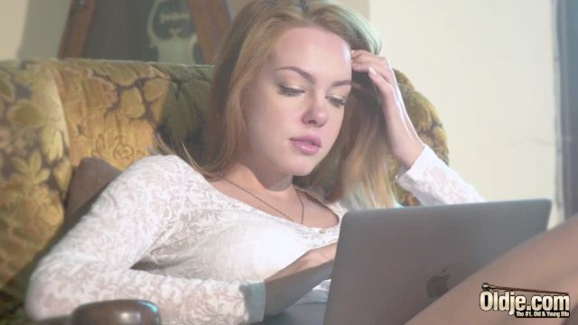 Old Hubby Copulates Hardcore A Green Hottie Red Head Hair Eats Her Vagina And She Takes Facial